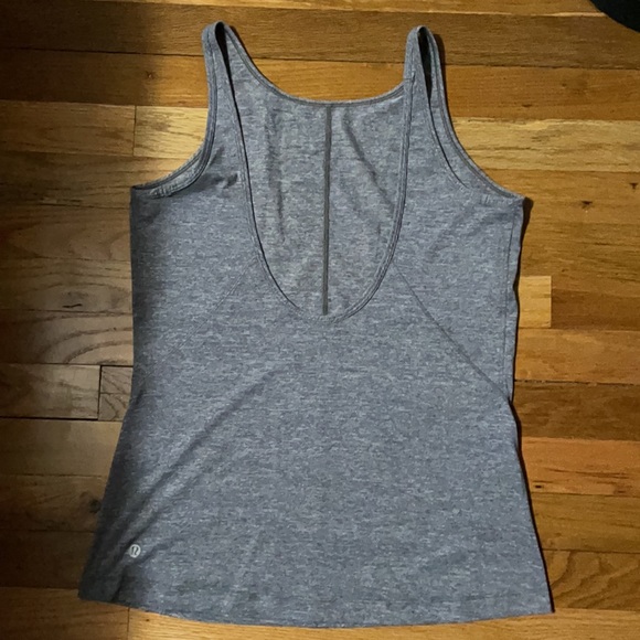 Lululemon tank - Picture 2 of 4
